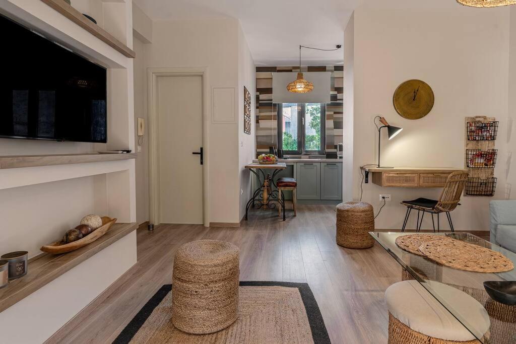 Enigma, A Lux And Boho City Apartment Downtown Preveza Bagian luar foto
